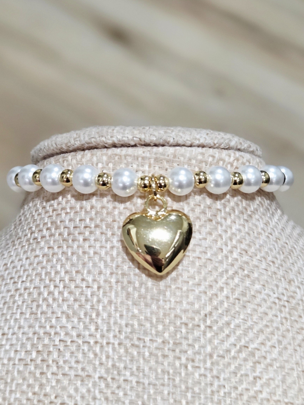 Pearl and Gold Heart Charm Bracelet - White and Gold